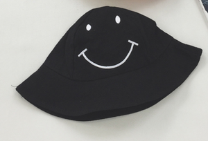 2018 new Kids Girls cute Fisherman Hat Sun Protective Smile Face Beach Bucket Hat Boy Breathable Helmet Caps Emaor