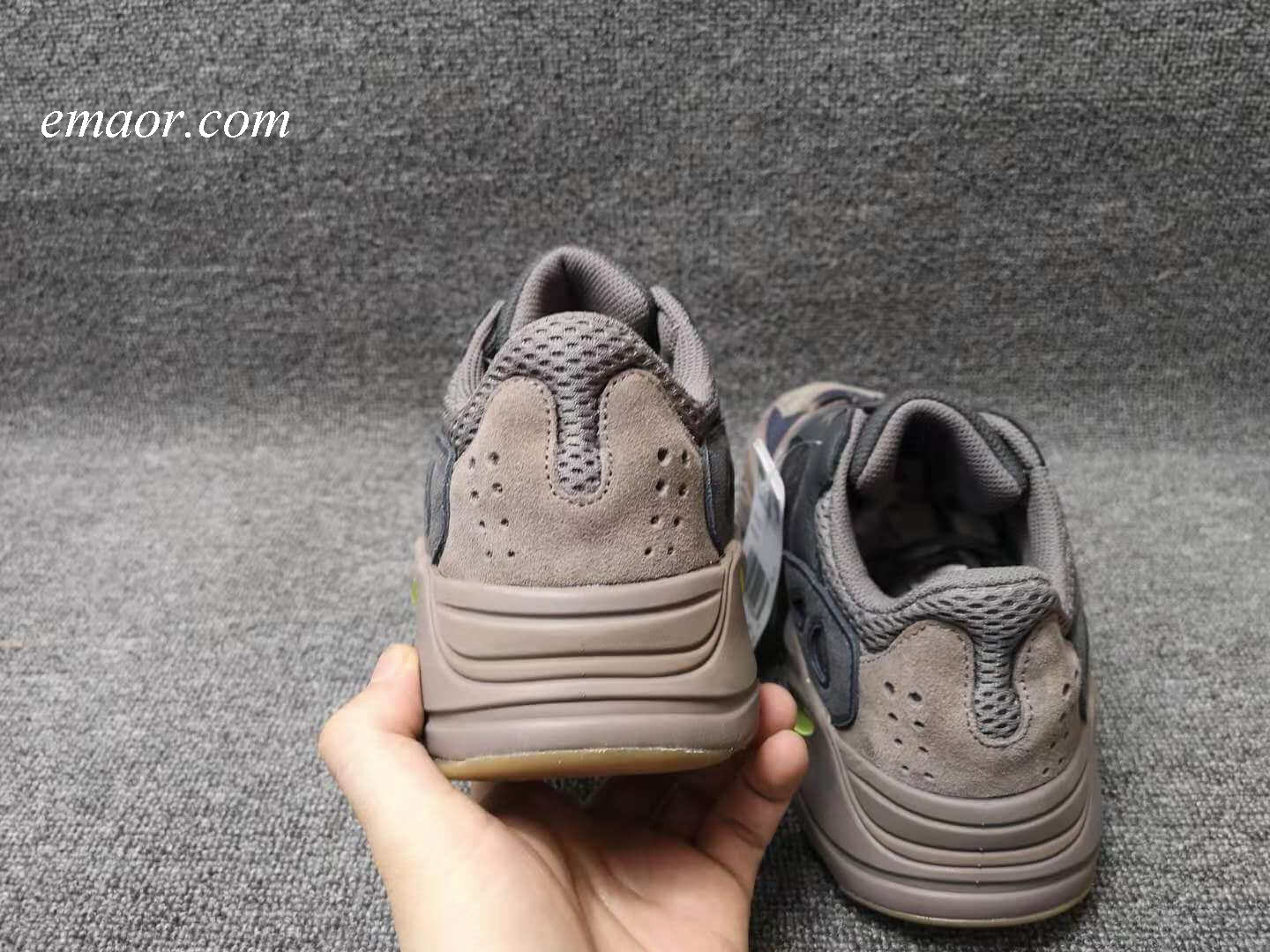 Yeezy Boost 700 Inertia Men